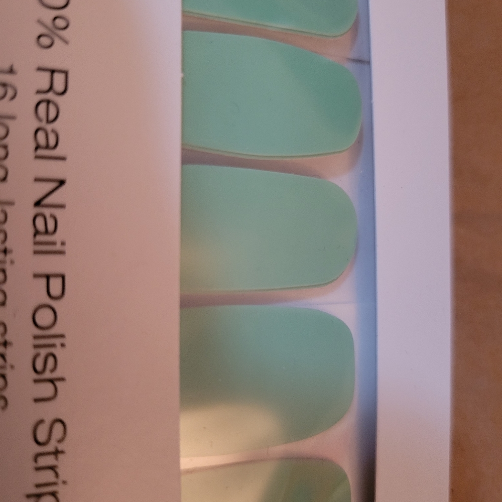 Color Street Nails - Picture 2 of 3
